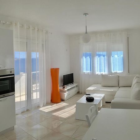 White Residence Apartament ซารานเดอ ภายนอก รูปภาพ