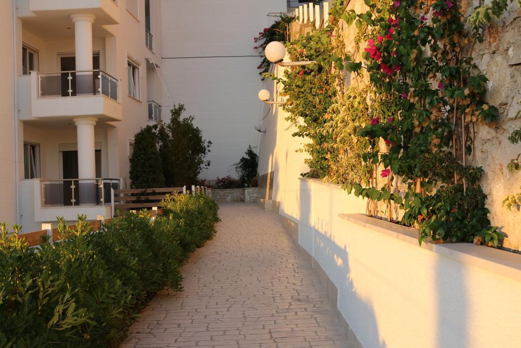 White Residence Apartament ซารานเดอ ภายนอก รูปภาพ